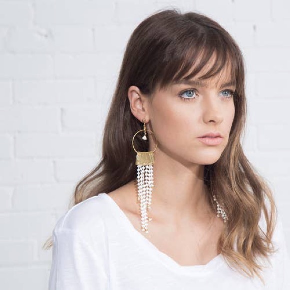 Gorgeous white and gold Monsoon Earrings - Picture 6 of 6